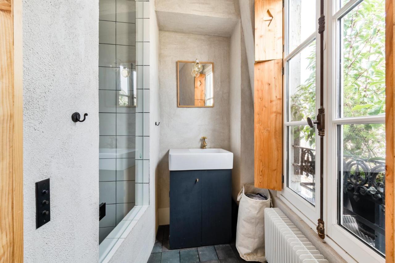 Famous Parisian Designer's Pied-a-terre In Le Marais Appartement Parijs