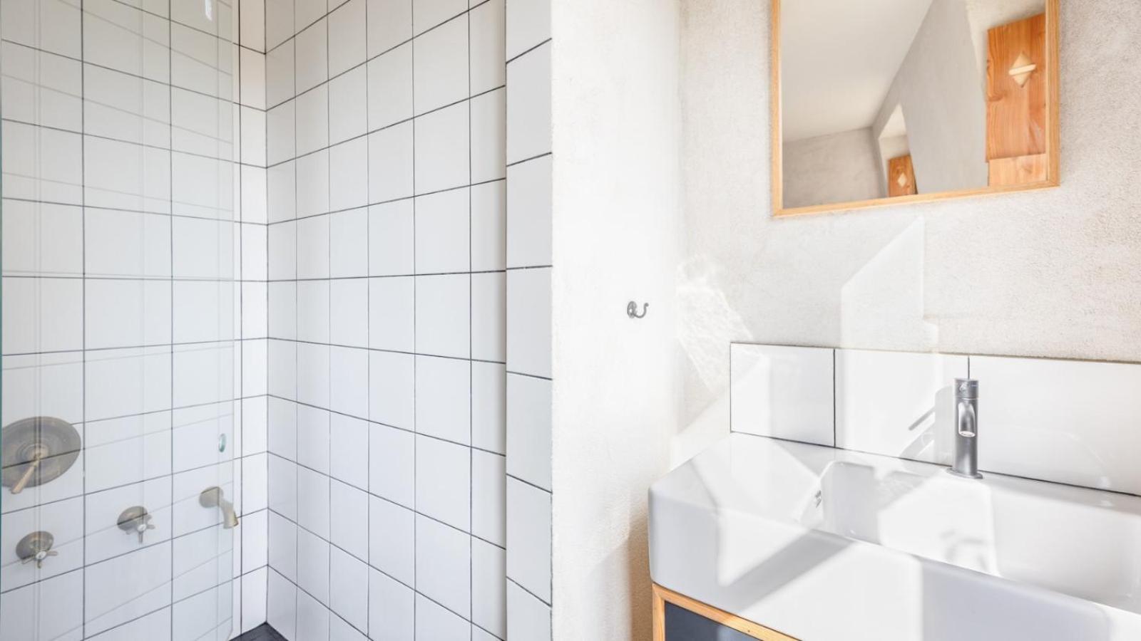 Famous Parisian Designer's Pied-a-terre In Le Marais Appartement Parijs