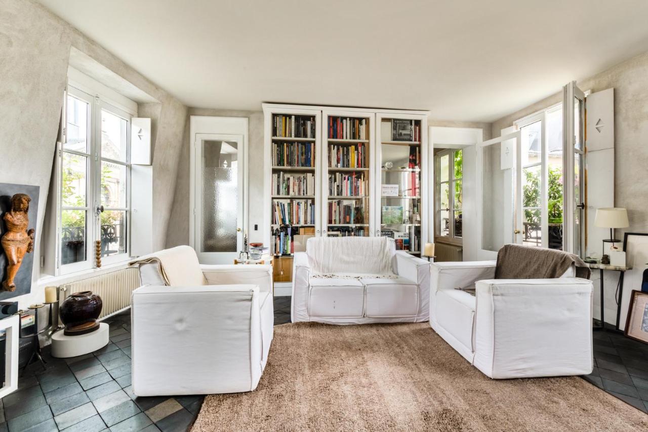 Appartement Famous Parisian Designer's Pied-a-terre In Le Marais *